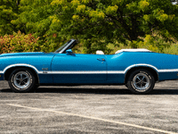 Image 6 of 23 of a 1972 OLDSMOBILE CUTLASS SUPREME