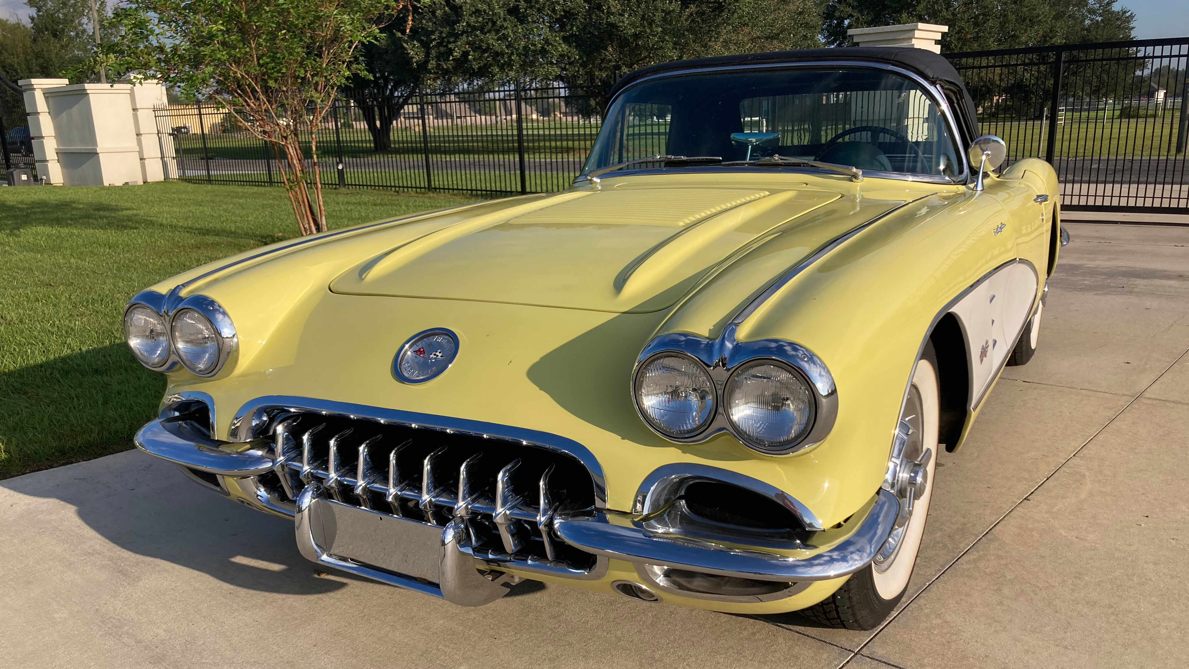 1st Image of a 1958 CHEVROLET CORVETTE