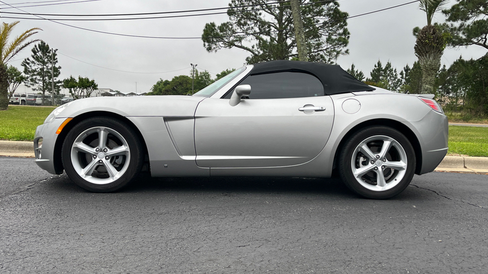 2nd Image of a 2009 SATURN SKY