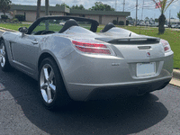 Image 2 of 11 of a 2009 SATURN SKY