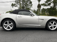 Image 4 of 11 of a 2009 SATURN SKY