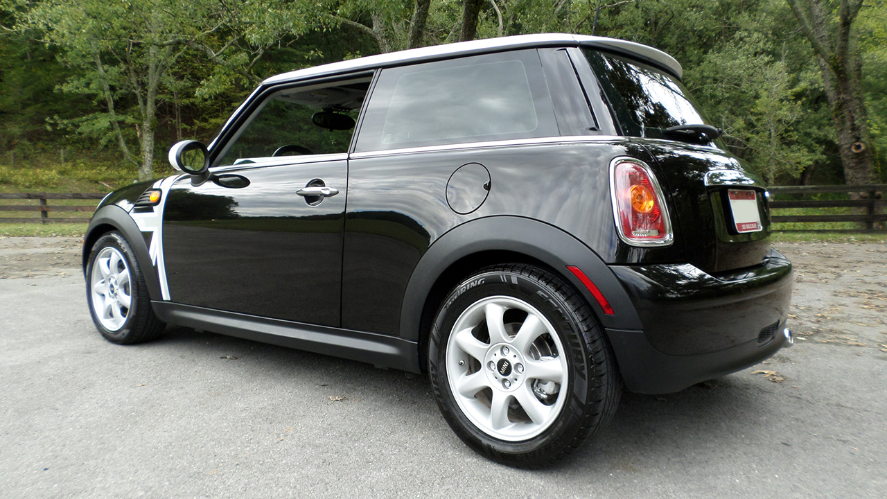 5th Image of a 2010 MINI COOPER