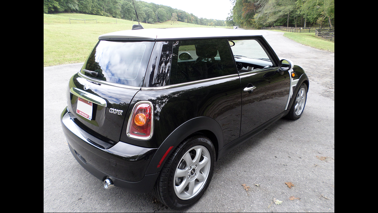 8th Image of a 2010 MINI COOPER