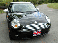 Image 4 of 23 of a 2010 MINI COOPER