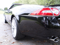 Image 10 of 20 of a 2010 JAGUAR XK