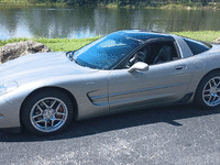 Image 3 of 13 of a 1998 CHEVROLET CORVETTE