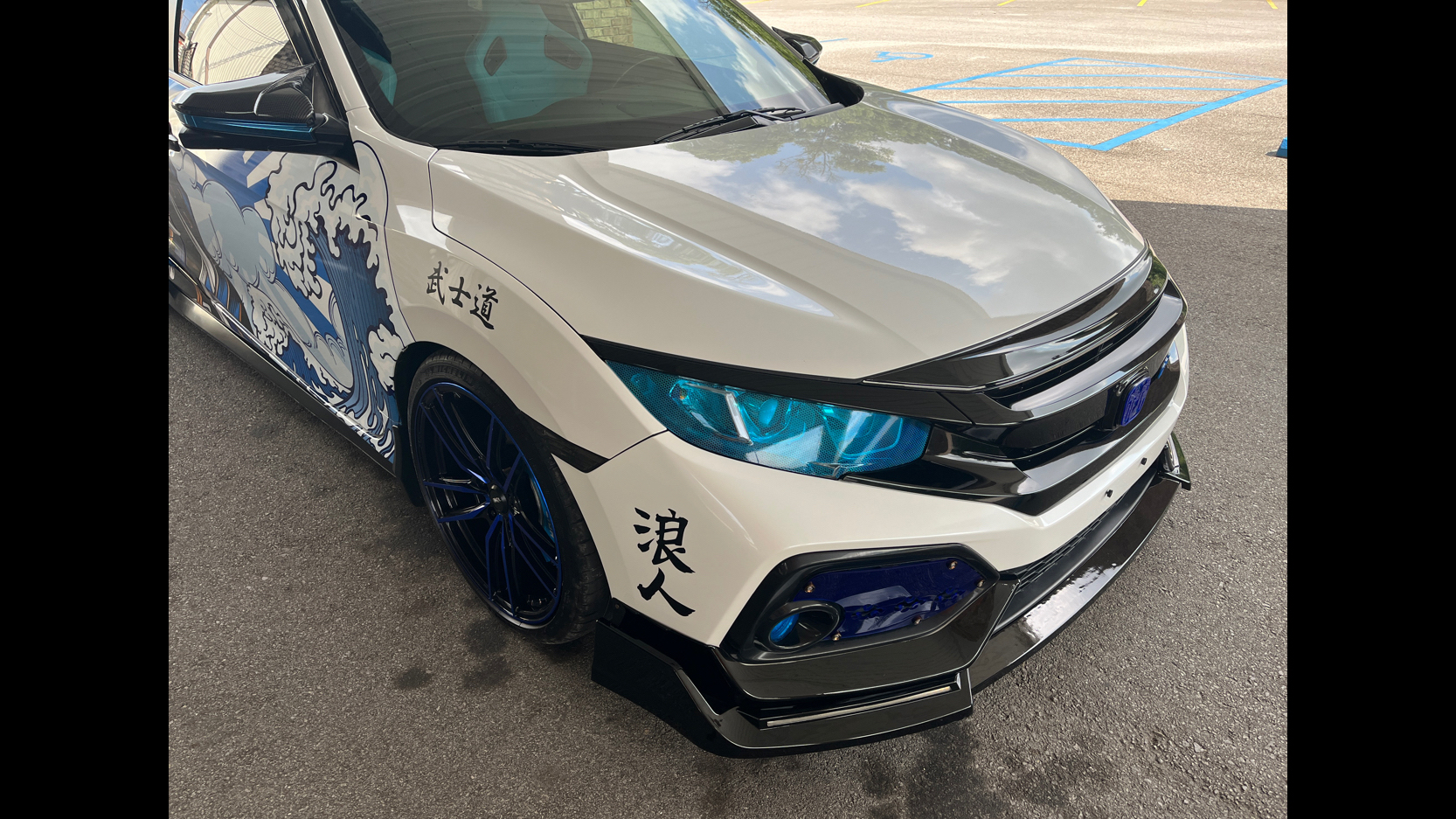 2nd Image of a 2019 HONDA CIVIC SI