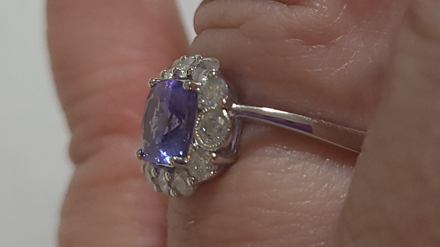 5th Image of a N/A PLATINUM NATURAL TANZANITE ZOISITE