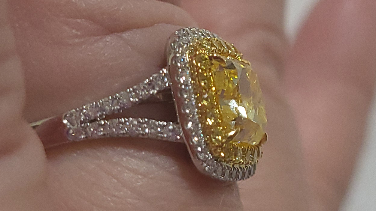 5th Image of a N/A 18K GOLD DIAMOND