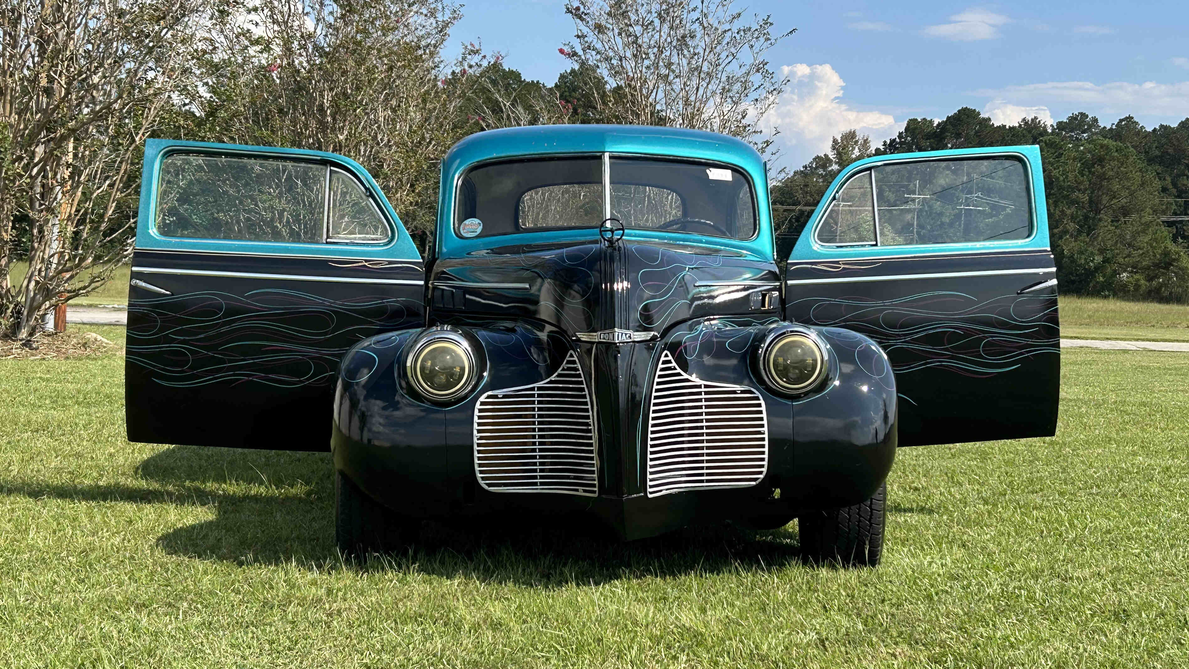 3rd Image of a 1940 PONTIAC COUPE