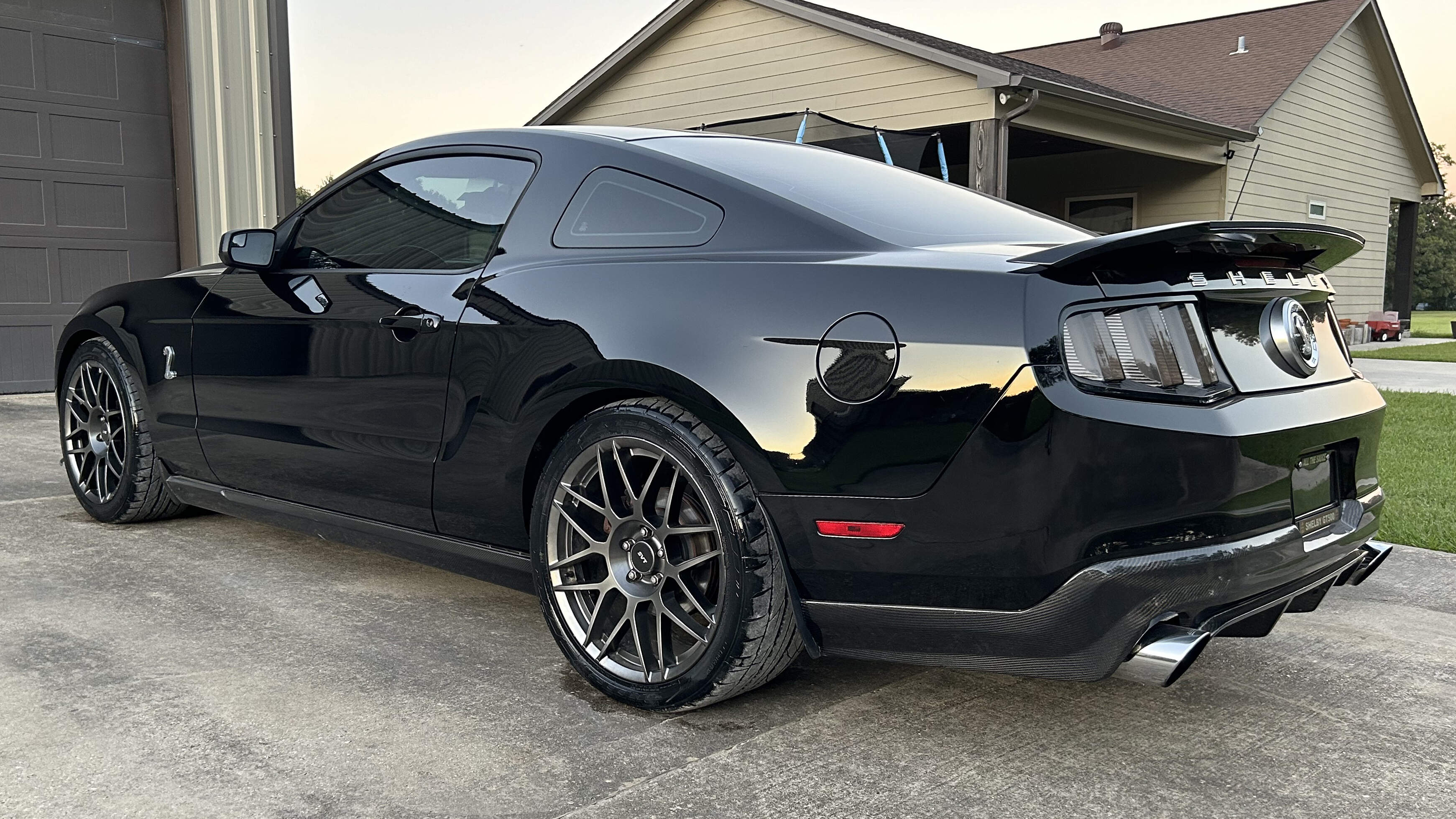 2nd Image of a 2012 FORD MUSTANG SHELBY GT500