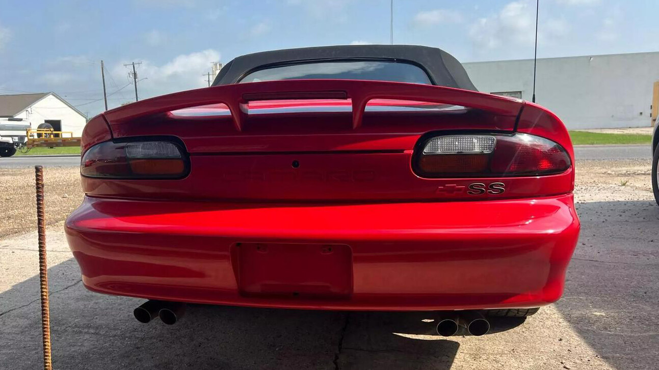 14th Image of a 2002 CHEVROLET CAMARO Z28