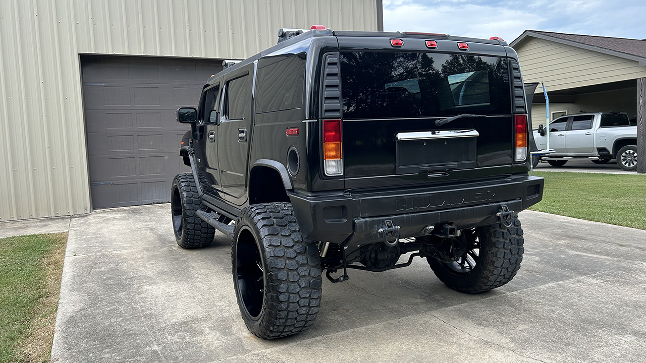 3rd Image of a 2004 HUMMER H2 3/4 TON