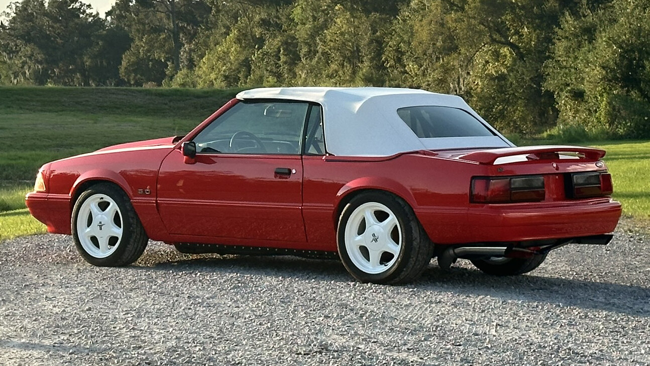 3rd Image of a 1992 FORD MUSTANG LX