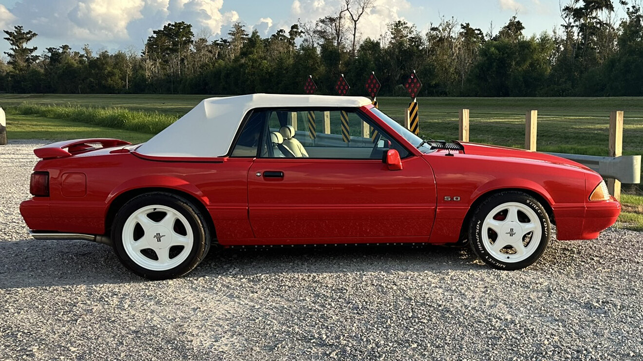 4th Image of a 1992 FORD MUSTANG LX