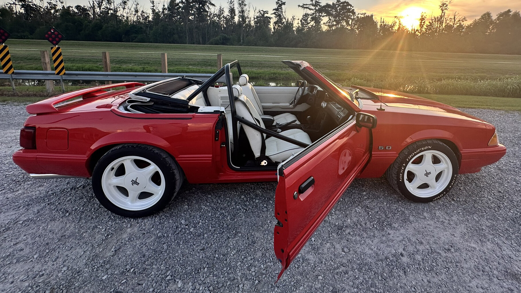 15th Image of a 1992 FORD MUSTANG LX