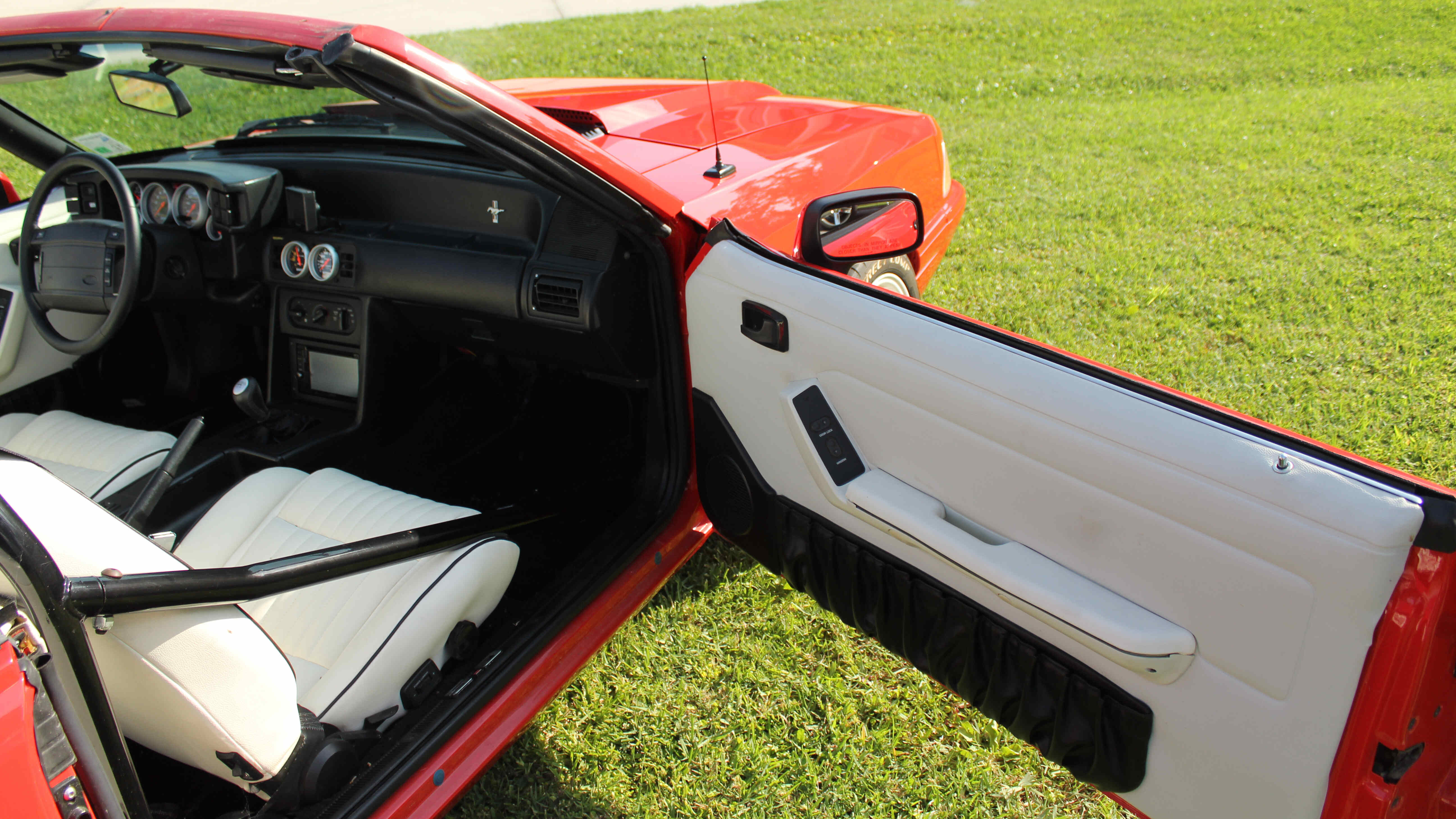 17th Image of a 1992 FORD MUSTANG LX