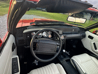 Image 19 of 28 of a 1992 FORD MUSTANG LX