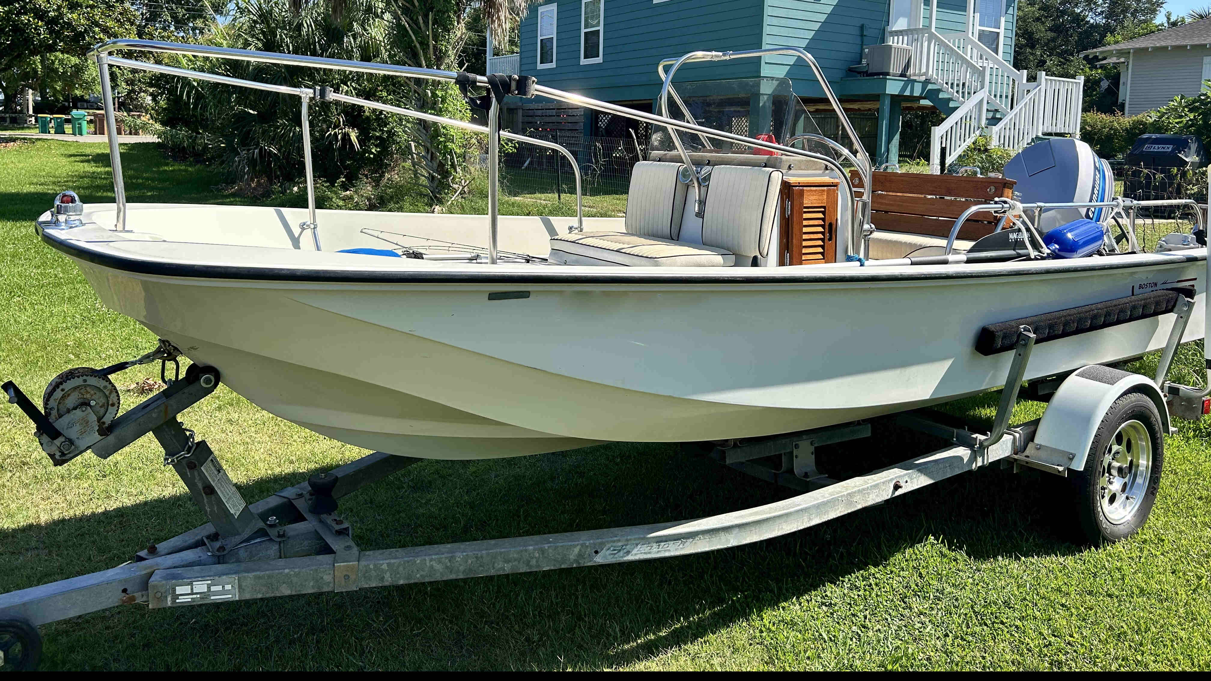 0th Image of a 1982 BOSTON WHALER MONTAWK 17