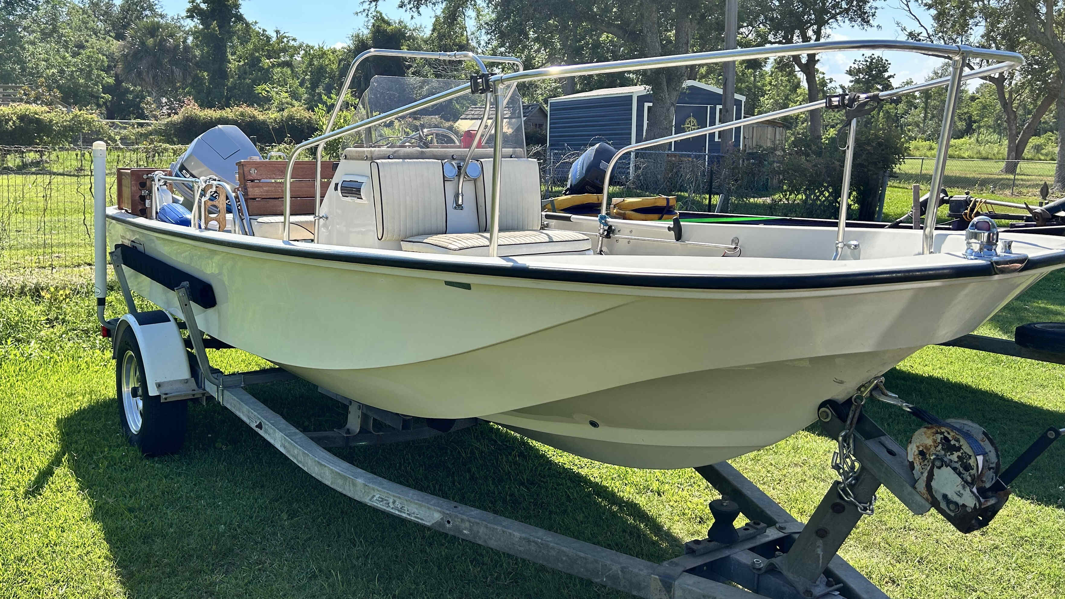 1st Image of a 1982 BOSTON WHALER MONTAWK 17