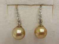 Image 4 of 5 of a N/A 14K YELLOW GOLD SEA PEARL DIAMOND