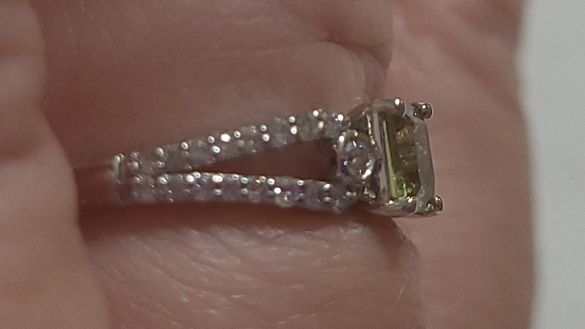 5th Image of a N/A SAPPHIRE DIAMOND