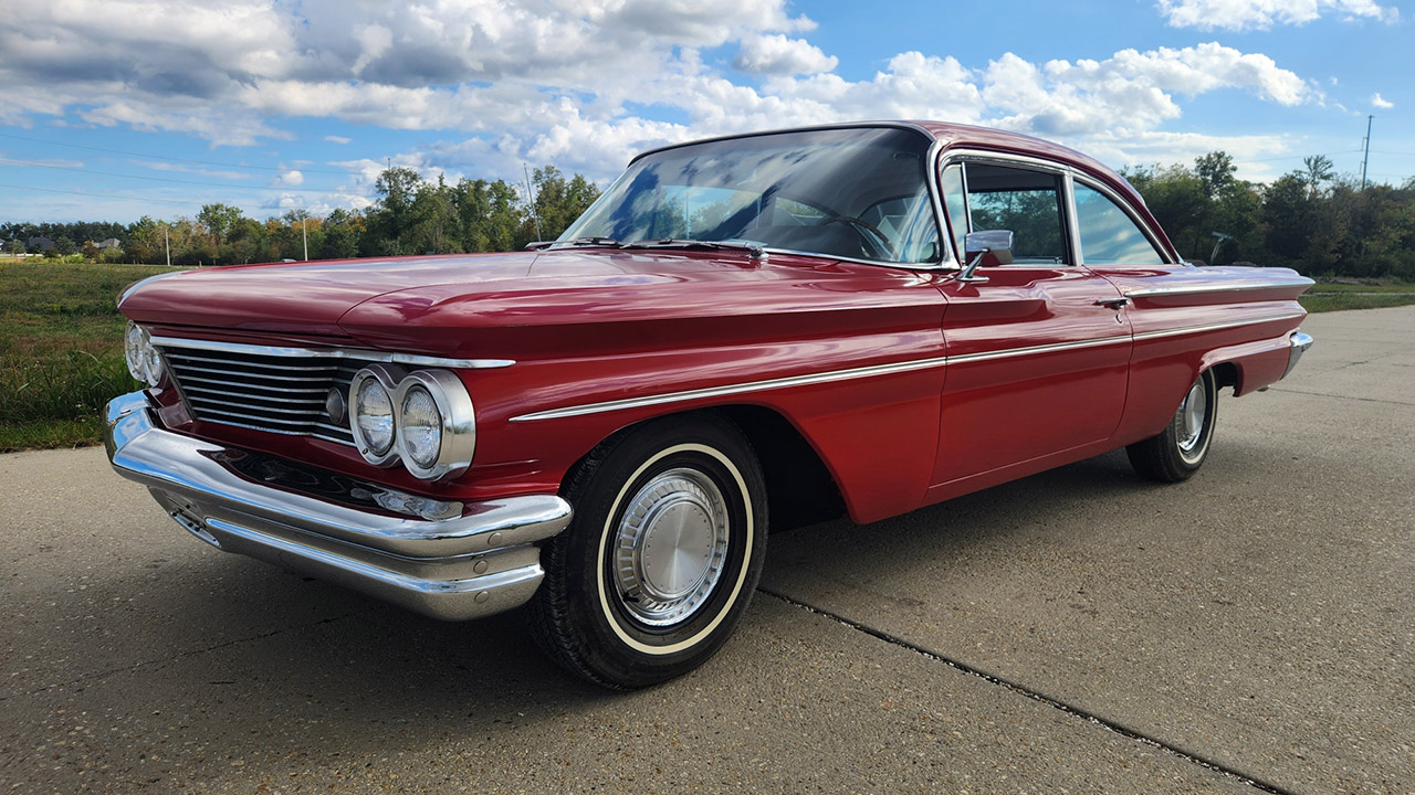 2nd Image of a 1960 PONTIAC CATALINA