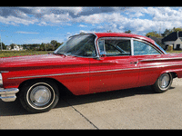 Image 6 of 30 of a 1960 PONTIAC CATALINA