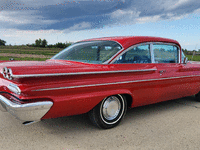 Image 9 of 30 of a 1960 PONTIAC CATALINA