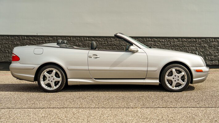 5th Image of a 2002 MERCEDES-BENZ CLK-CLASS CLK55 AMG