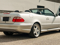 Image 4 of 30 of a 2002 MERCEDES-BENZ CLK-CLASS CLK55 AMG