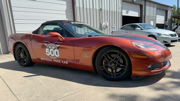 3rd Image of a 2005 CHEVROLET CORVETTE