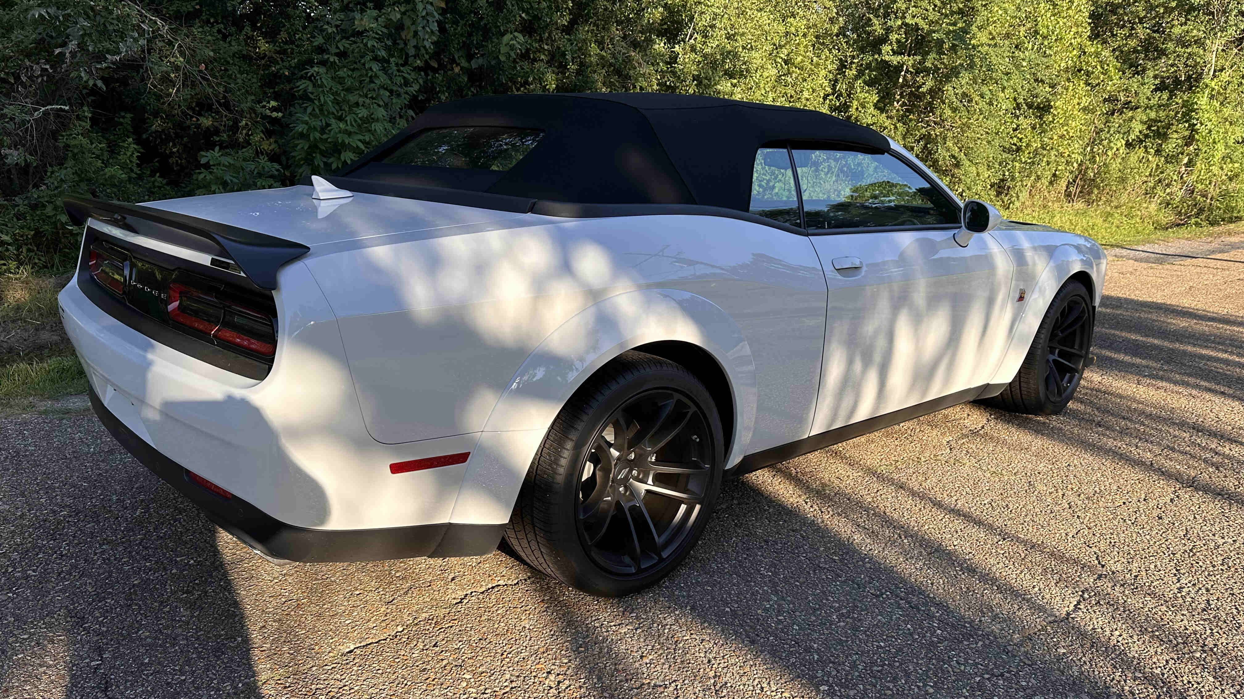 5th Image of a 2023 DODGE CHALLENGER 