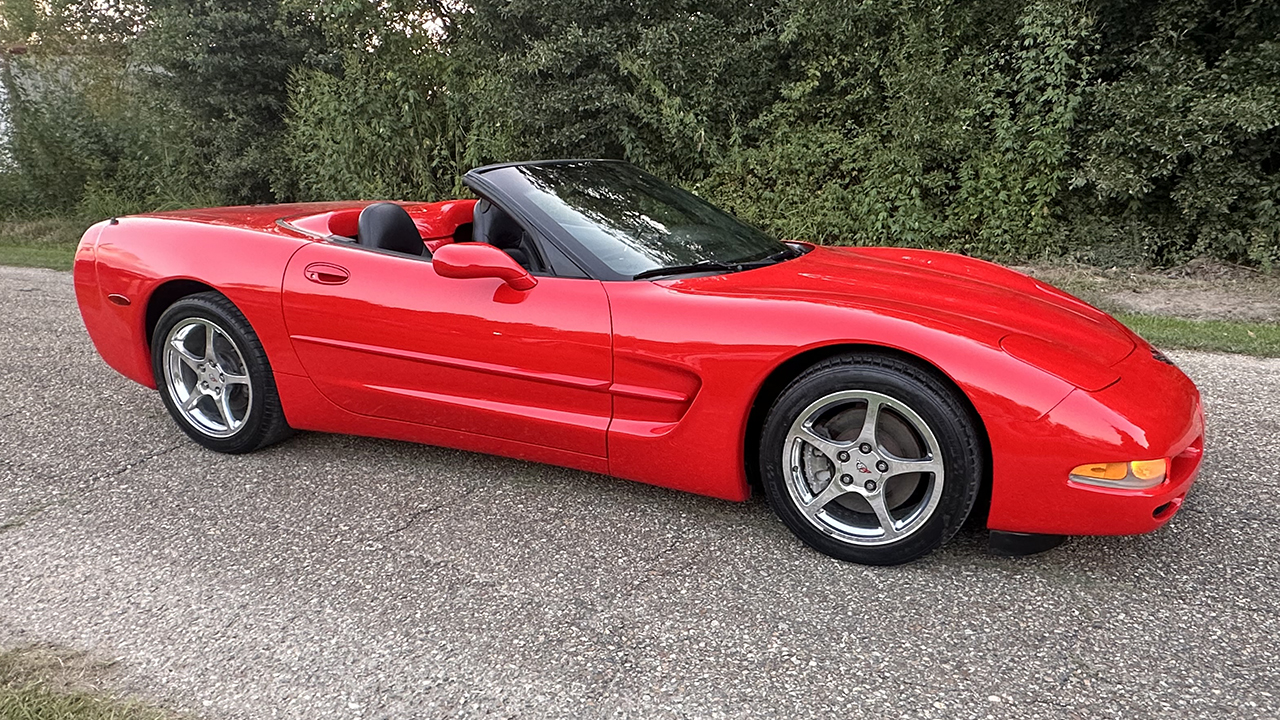 4th Image of a 1998 CHEVROLET CORVETTE