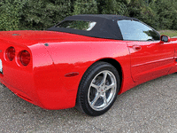 Image 4 of 13 of a 1998 CHEVROLET CORVETTE