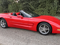 Image 5 of 13 of a 1998 CHEVROLET CORVETTE