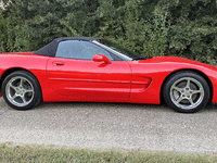 Image 6 of 13 of a 1998 CHEVROLET CORVETTE