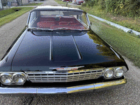 Image 9 of 16 of a 1962 CHEVROLET IMPALA