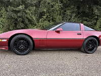 Image 5 of 12 of a 1990 CHEVROLET CORVETTE