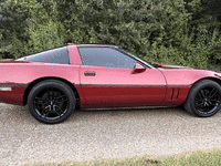 Image 6 of 12 of a 1990 CHEVROLET CORVETTE