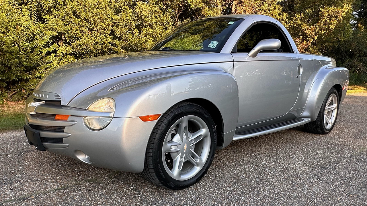 0th Image of a 2005 CHEVROLET SSR