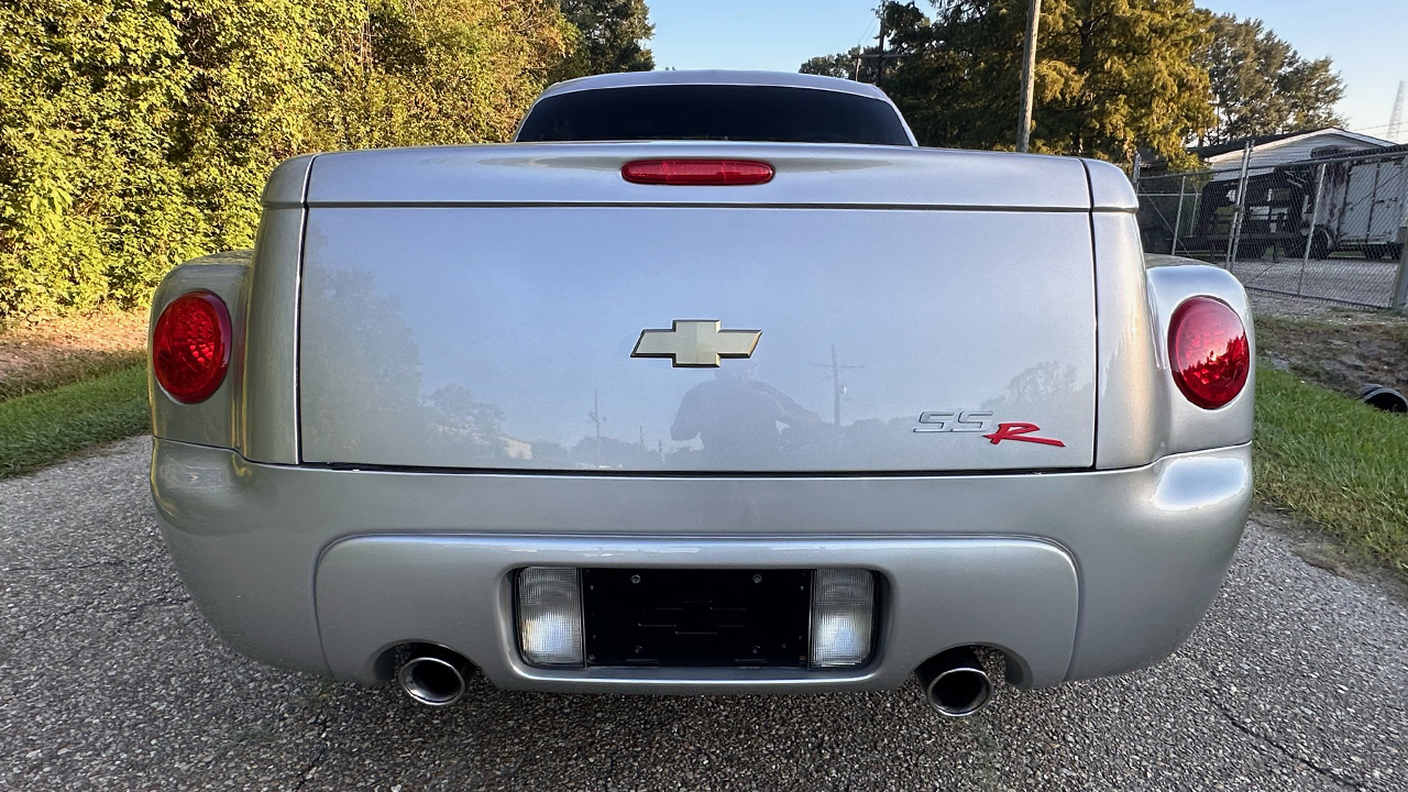 8th Image of a 2005 CHEVROLET SSR