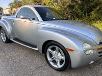 Image 2 of 14 of a 2005 CHEVROLET SSR