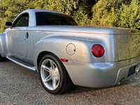 Image 3 of 14 of a 2005 CHEVROLET SSR