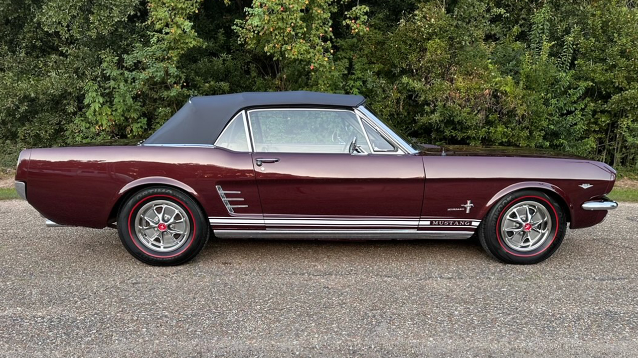 4th Image of a 1966 FORD MUSTANG