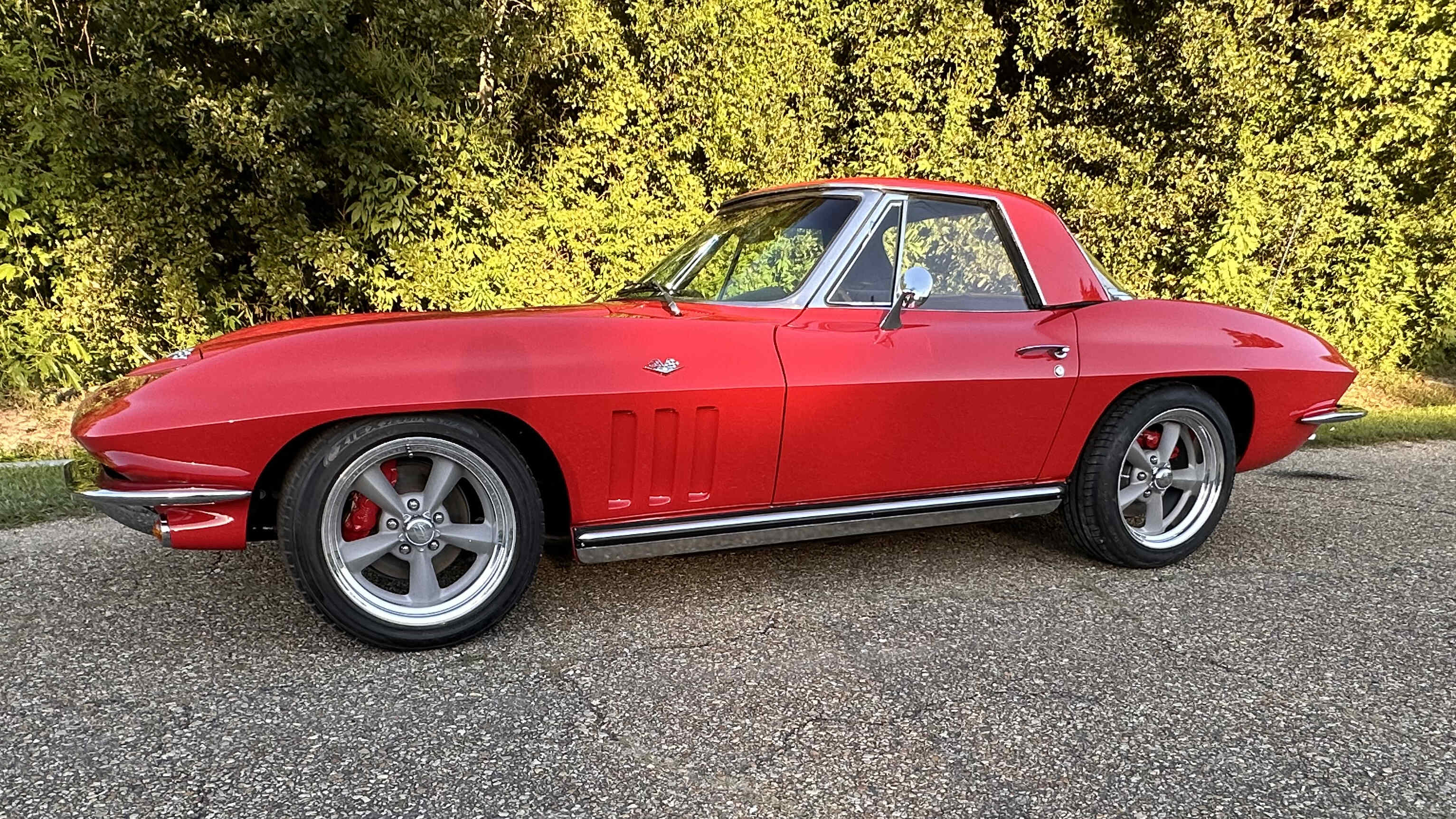 1st Image of a 1965 CHEVROLET CORVETTE