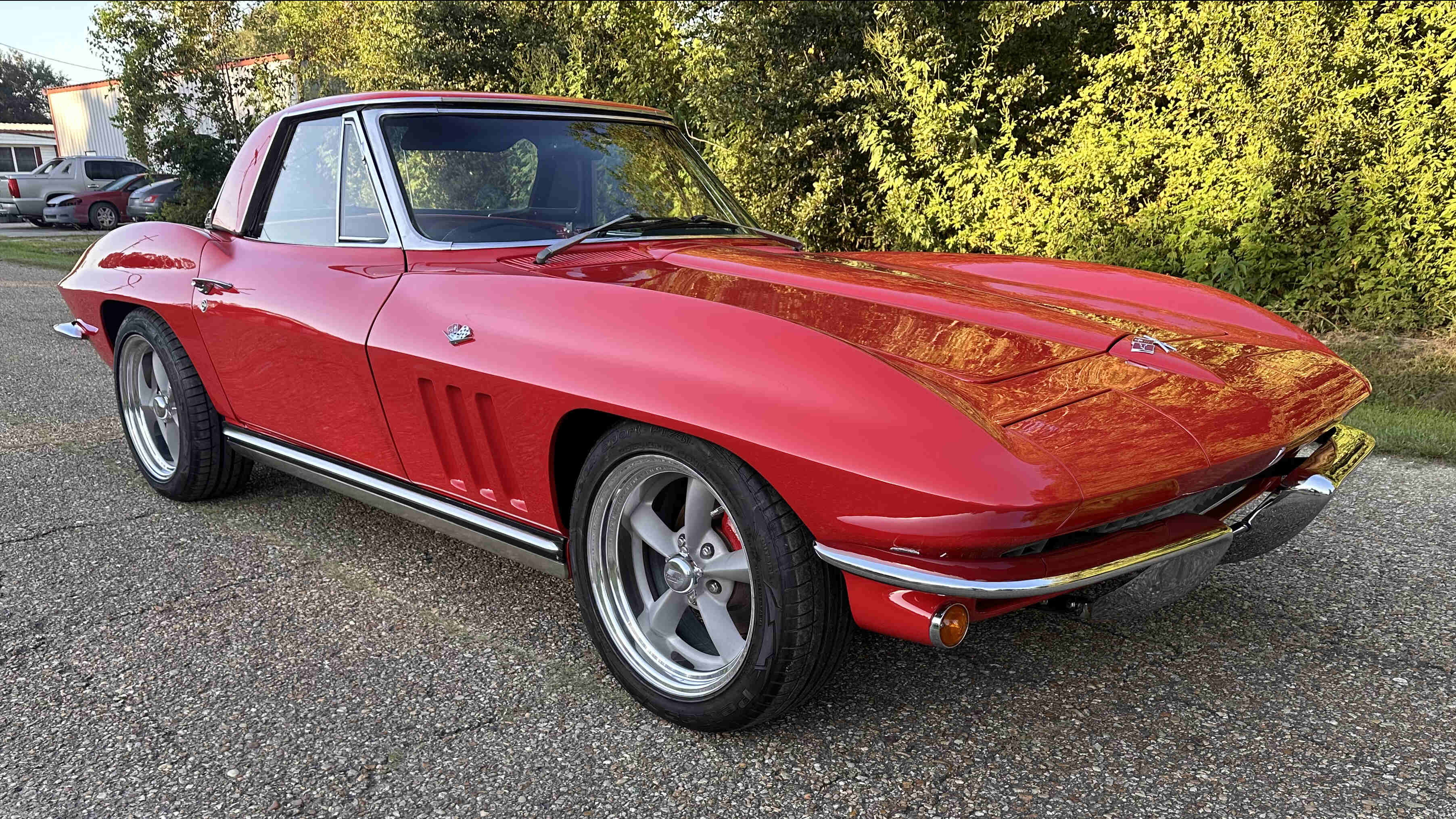 2nd Image of a 1965 CHEVROLET CORVETTE