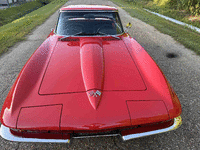 Image 9 of 19 of a 1965 CHEVROLET CORVETTE