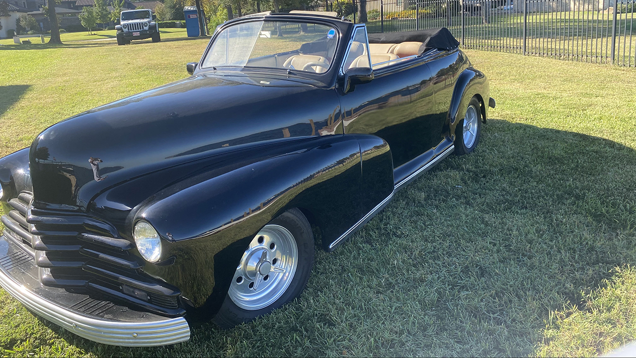 3rd Image of a 1947 CHEVROLET STREETROD