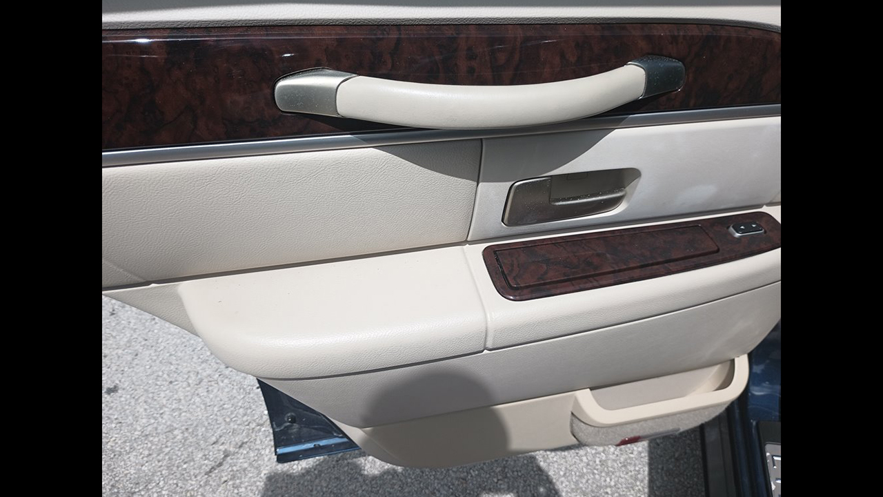 8th Image of a 2008 LINCOLN TOWN CAR SIGNATURE LIMITED